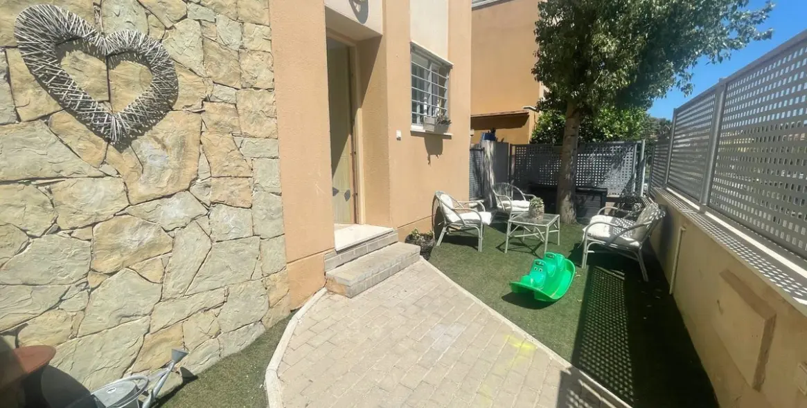 Sale of semi-detached house in Málaga 1