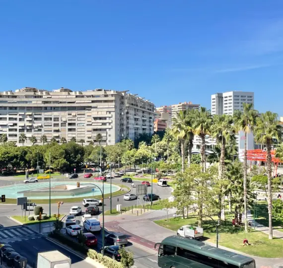 Sale of middle floor apartment in Málaga