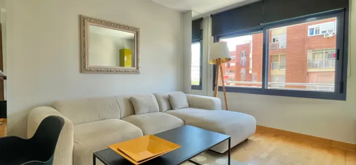 Sale of middle floor apartment in Málaga 2