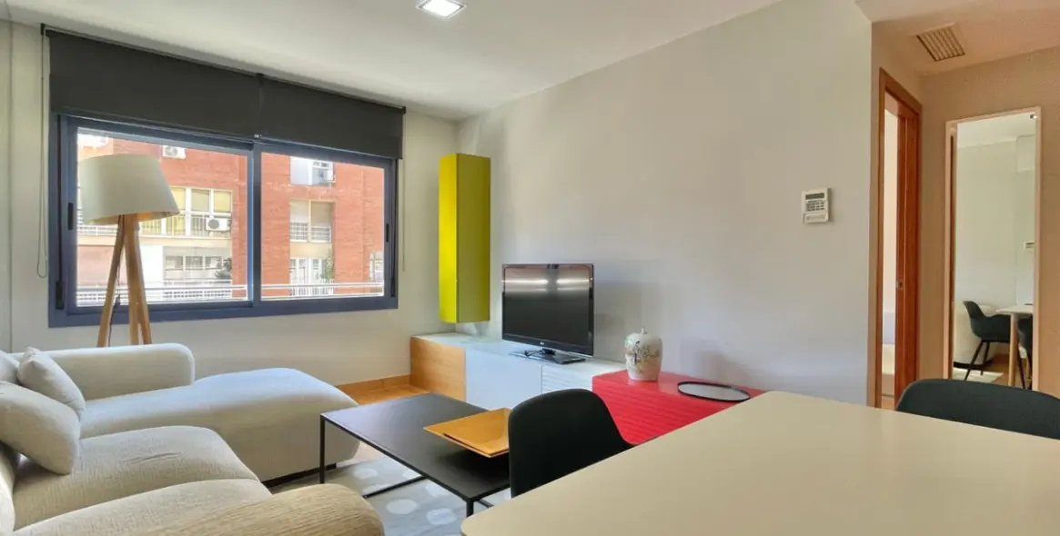 Sale of middle floor apartment in Málaga 5