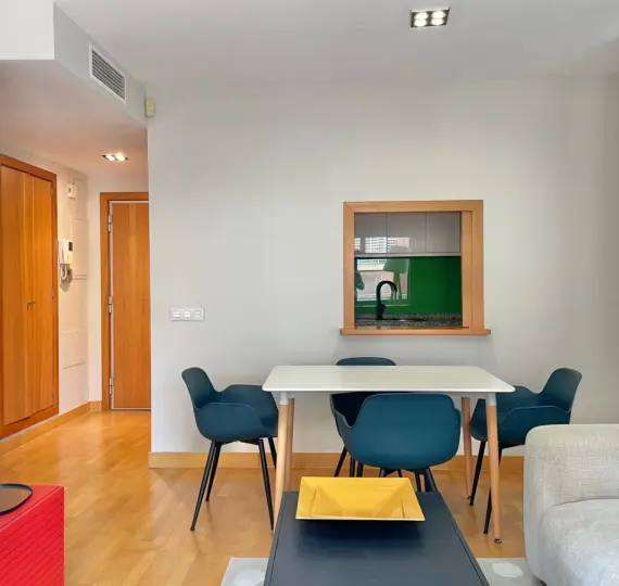 Sale of middle floor apartment in Málaga