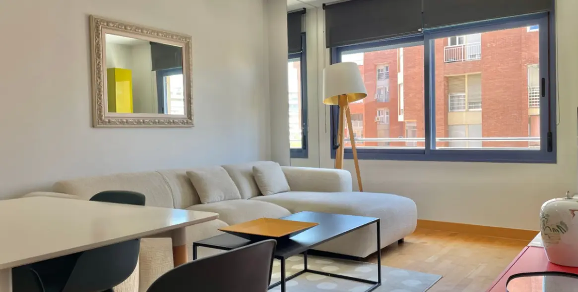 Sale of middle floor apartment in Málaga 8