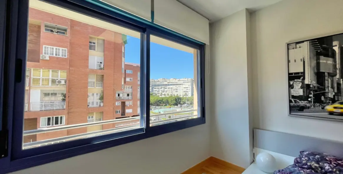 Sale of middle floor apartment in Málaga 14