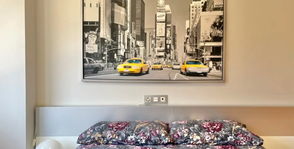 Sale of middle floor apartment in Málaga 17