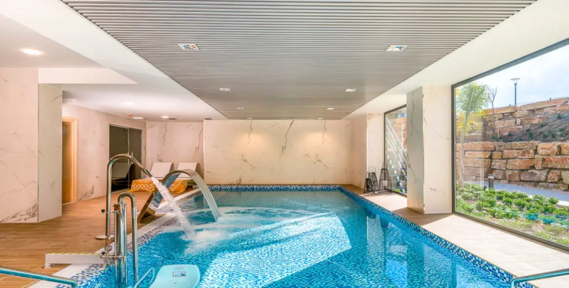 Sale of middle floor apartment in Estepona (district Estepona) 3