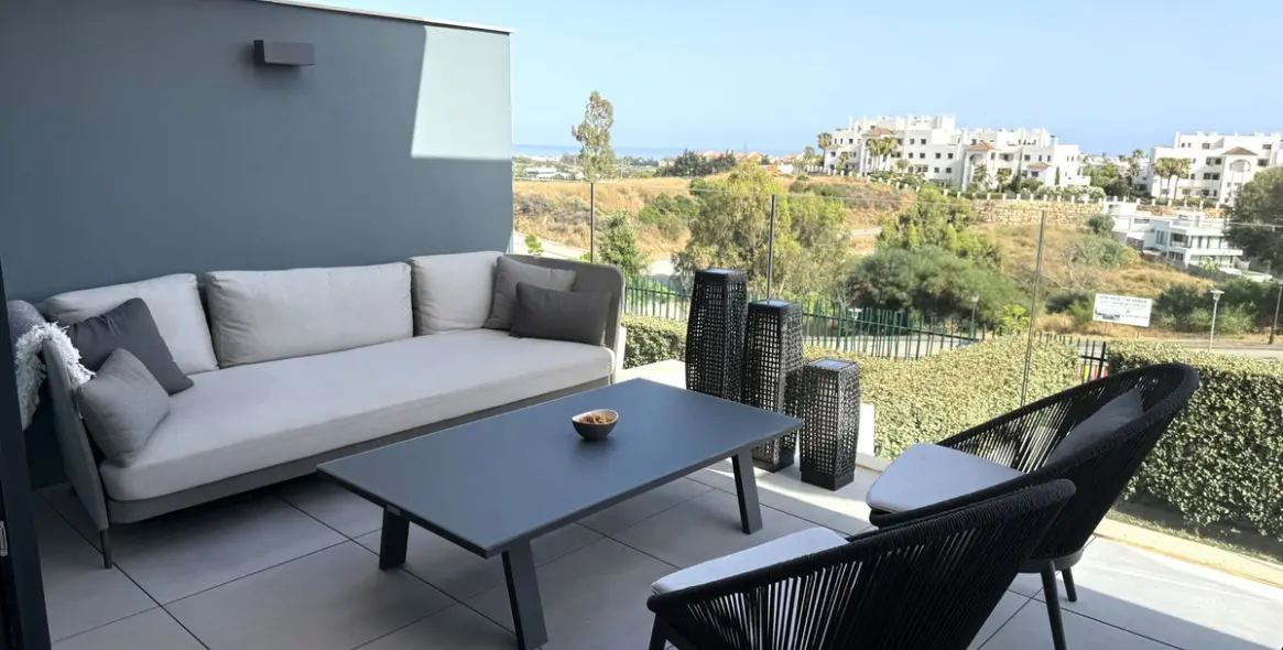 Sale of middle floor apartment in Estepona (district Estepona) 6
