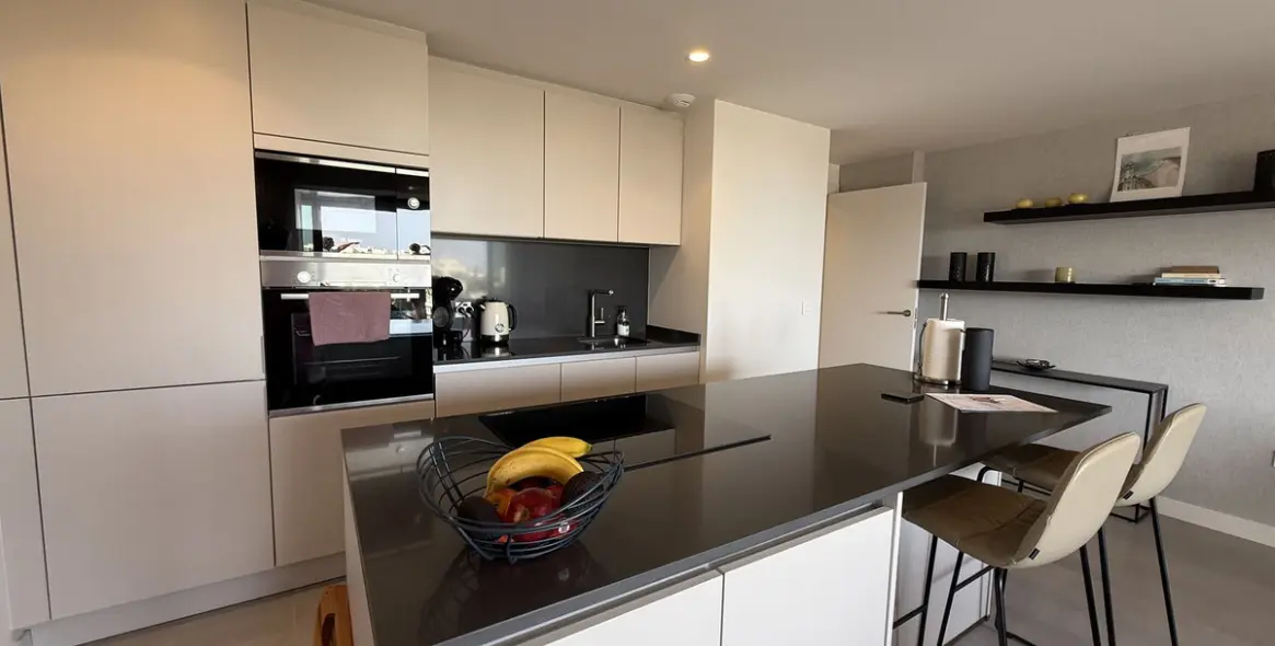 Sale of middle floor apartment in Estepona (district Estepona) 9