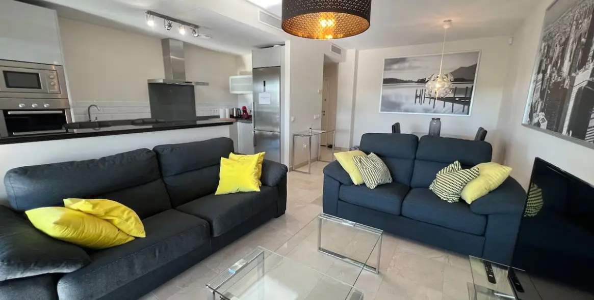 Продажа апартаментов на среднем этаже в Los Flamingos 1