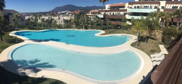 Продажа апартаментов на среднем этаже в Los Flamingos 1