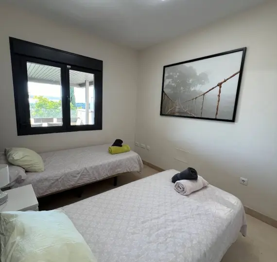 Продажа апартаментов на среднем этаже в Los Flamingos