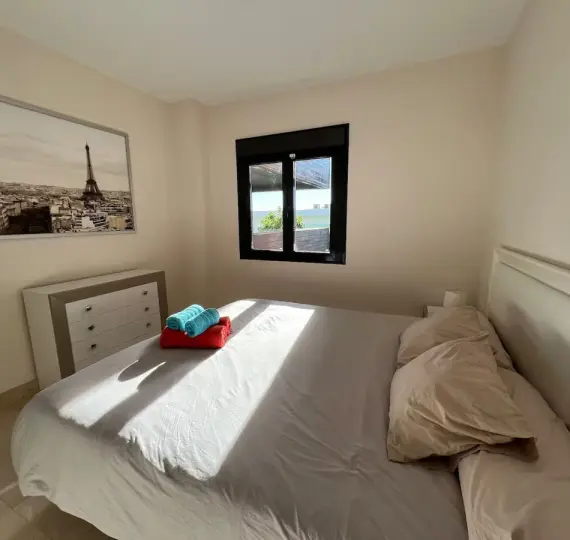 Продажа апартаментов на среднем этаже в Los Flamingos