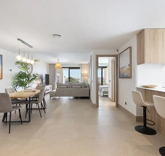 Sale of middle floor apartment in Casares Playa