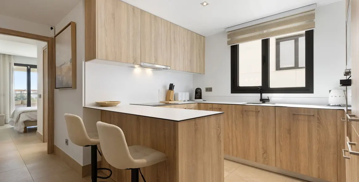 Продажа апартаментов на среднем этаже в Casares Playa 9