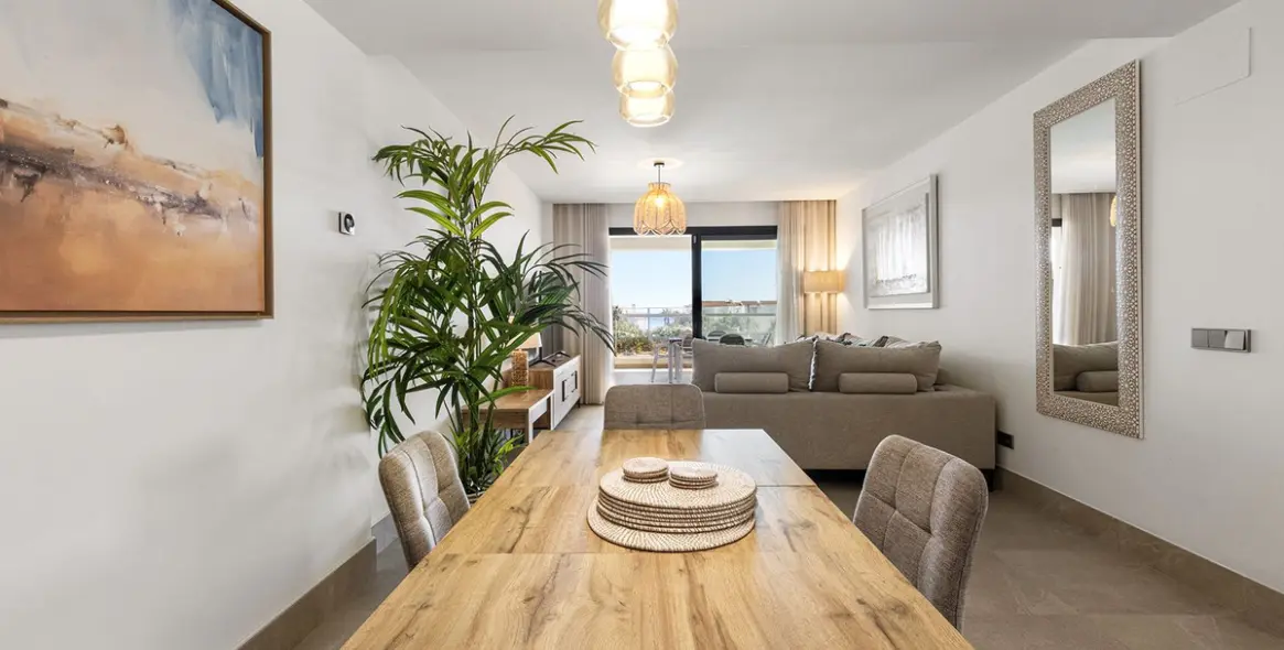 Продажа апартаментов на среднем этаже в Casares Playa 17