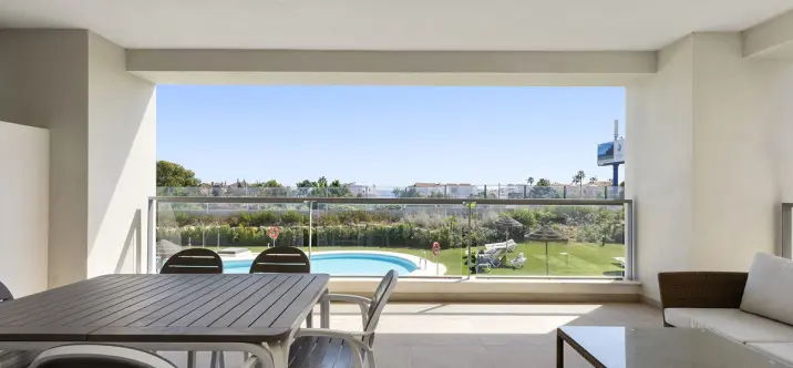Sale of middle floor apartment in Casares Playa 4