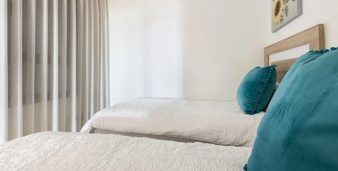 Sale of middle floor apartment in Casares Playa 33