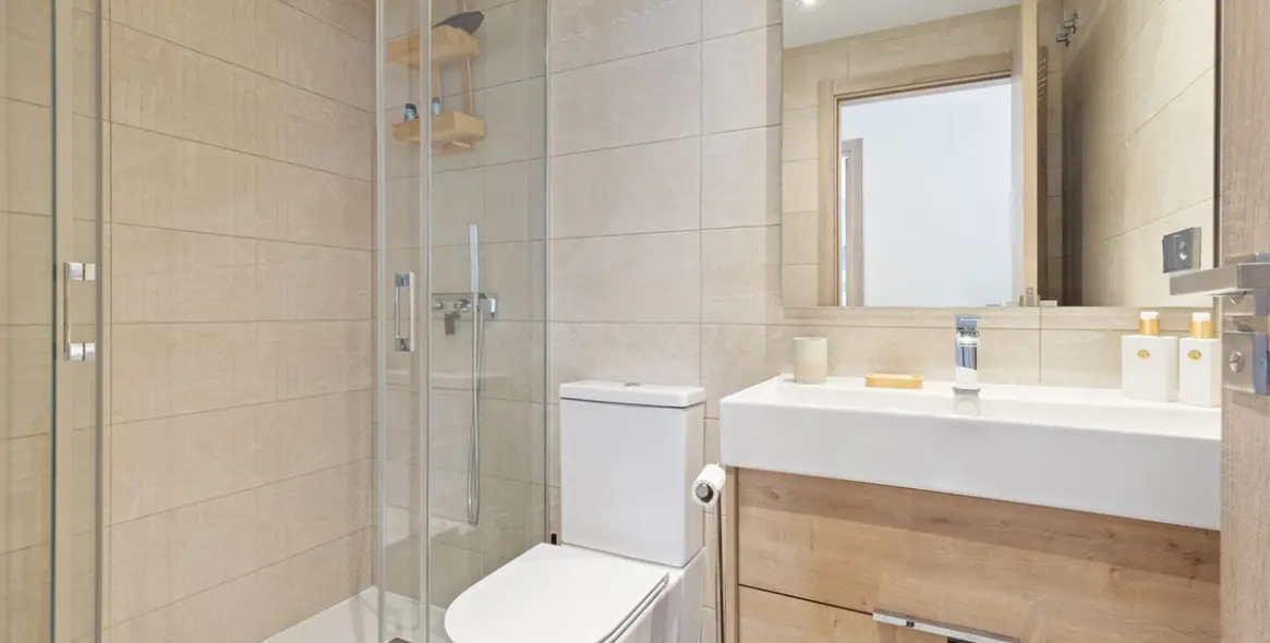 Sale of middle floor apartment in Casares Playa 34