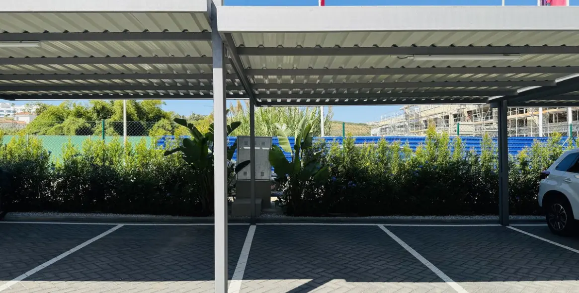 Sale of middle floor apartment in Casares Playa 38