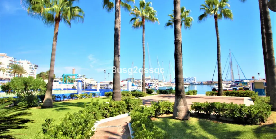 Sale of penthouse duplex in Estepona 6
