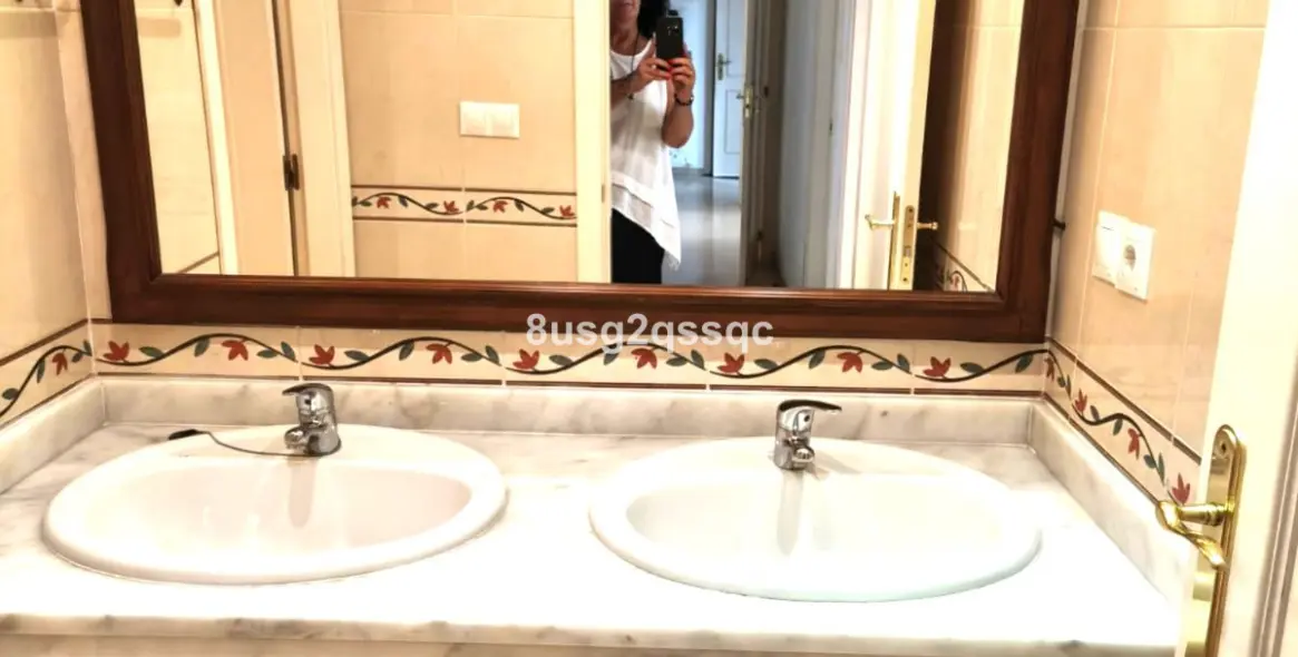 Sale of penthouse duplex in Estepona 7