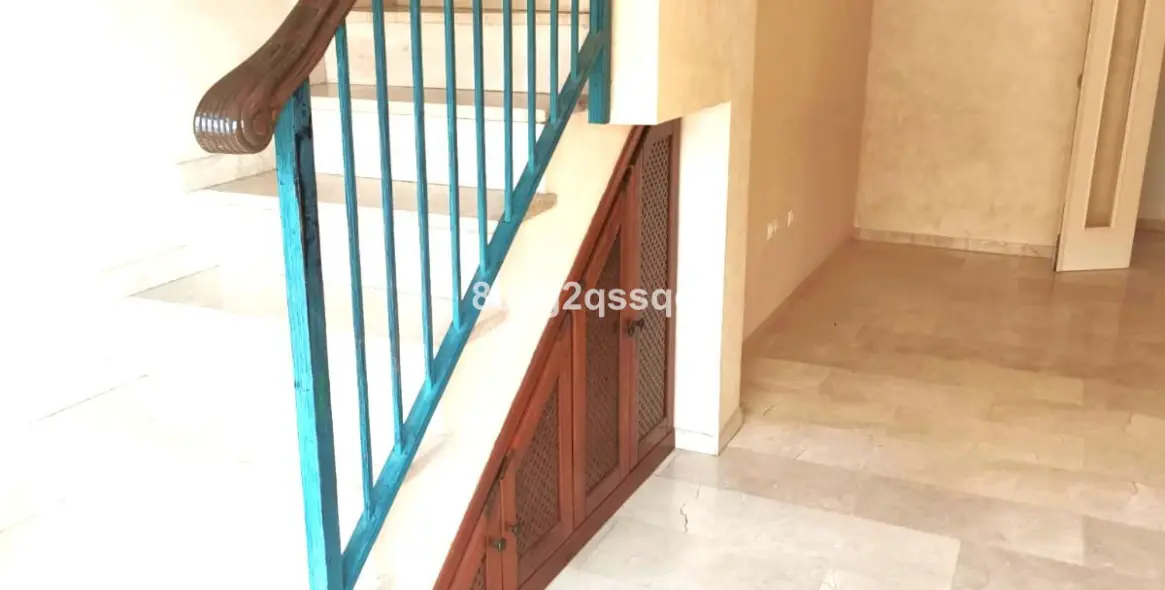 Sale of penthouse duplex in Estepona 9