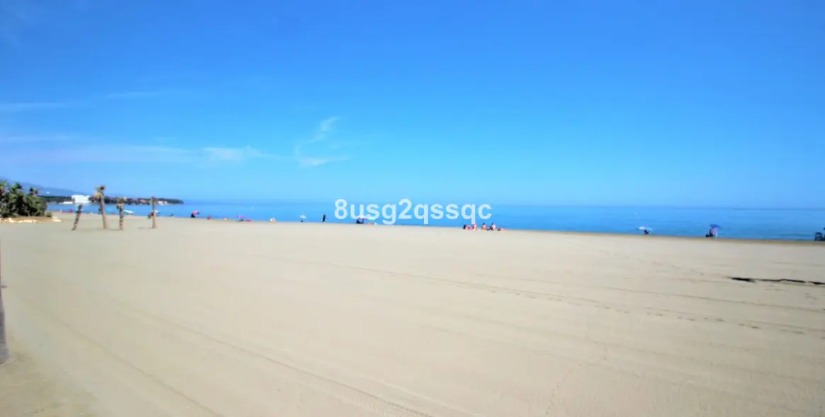 Sale of penthouse duplex in Estepona 11