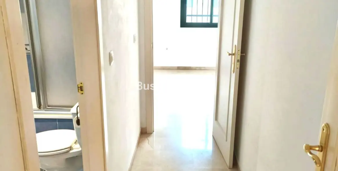 Sale of penthouse duplex in Estepona 17