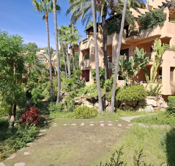 Продажа апартаментов на среднем этаже в El Paraiso