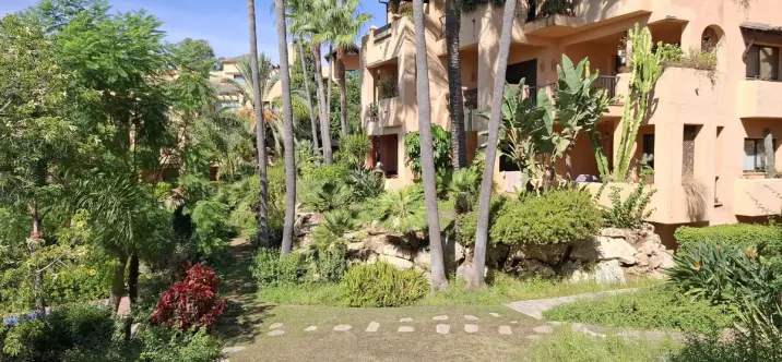 Продажа апартаментов на среднем этаже в El Paraiso 1