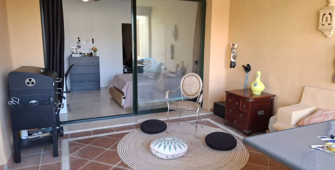 Продажа апартаментов на среднем этаже в El Paraiso 13