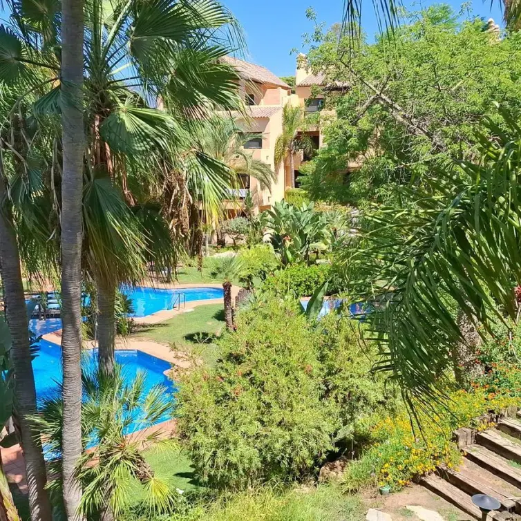 Venta de apartamento en planta media en El Paraiso