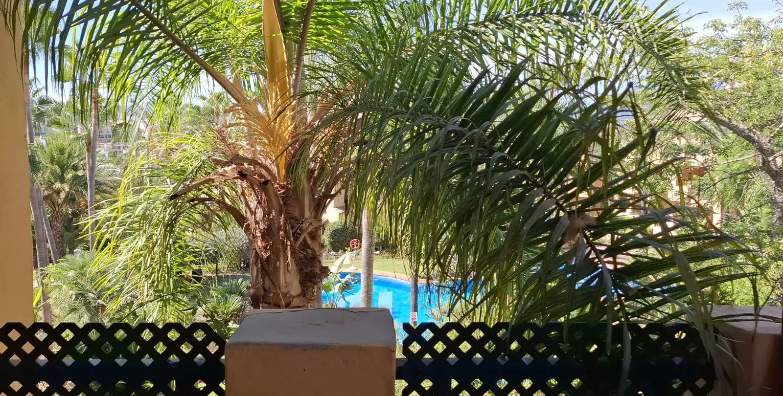 Sale of middle floor apartment in El Paraiso 3