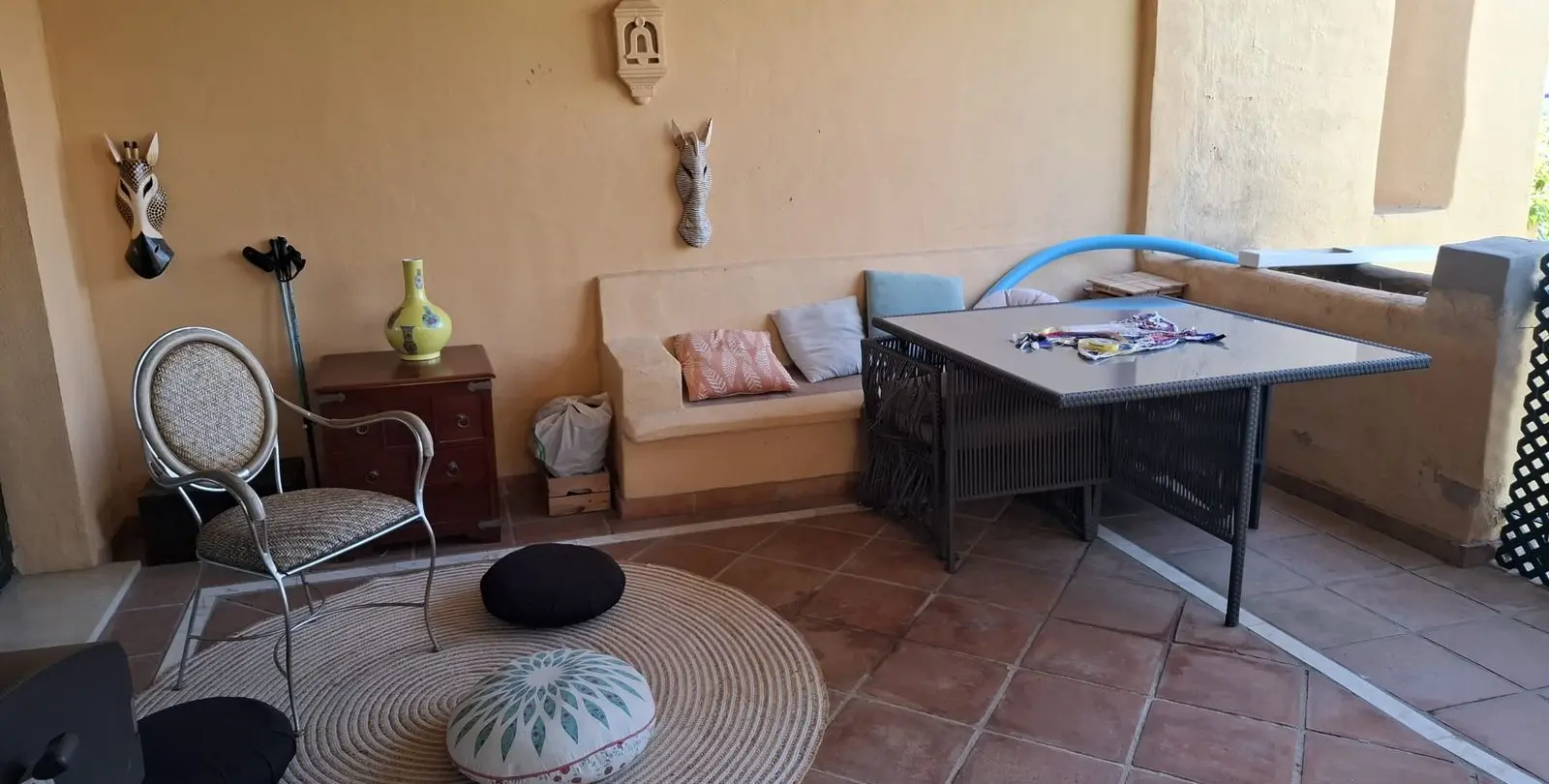 Sale of middle floor apartment in El Paraiso 9