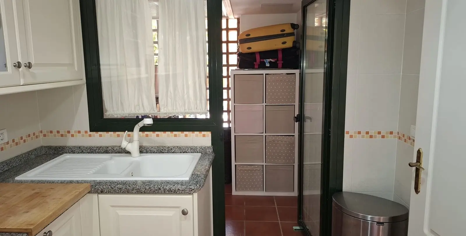 Sale of middle floor apartment in El Paraiso 16