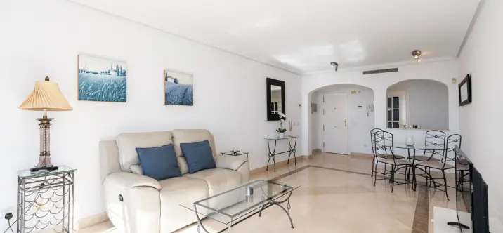 Продажа апартаментов на среднем этаже в Los Arqueros 2