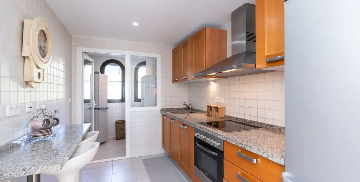 Продажа апартаментов на среднем этаже в Los Arqueros 5