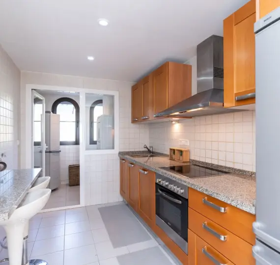 Продажа апартаментов на среднем этаже в Los Arqueros