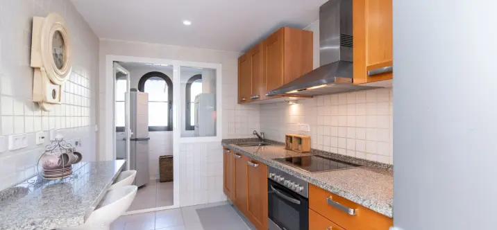 Продажа апартаментов на среднем этаже в Los Arqueros 4