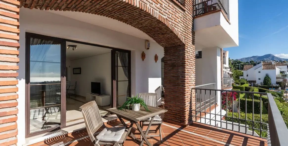 Продажа апартаментов на среднем этаже в Los Arqueros 12