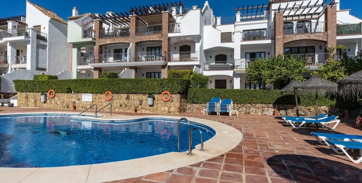 Продажа апартаментов на среднем этаже в Los Arqueros 19