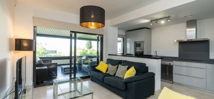 Продажа апартаментов на среднем этаже в Los Flamingos 1