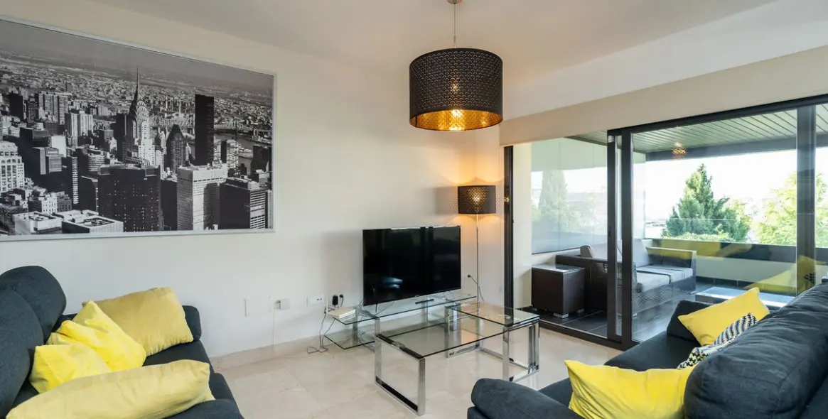 Продажа апартаментов на среднем этаже в Los Flamingos 5