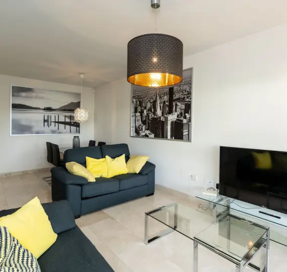 Продажа апартаментов на среднем этаже в Los Flamingos