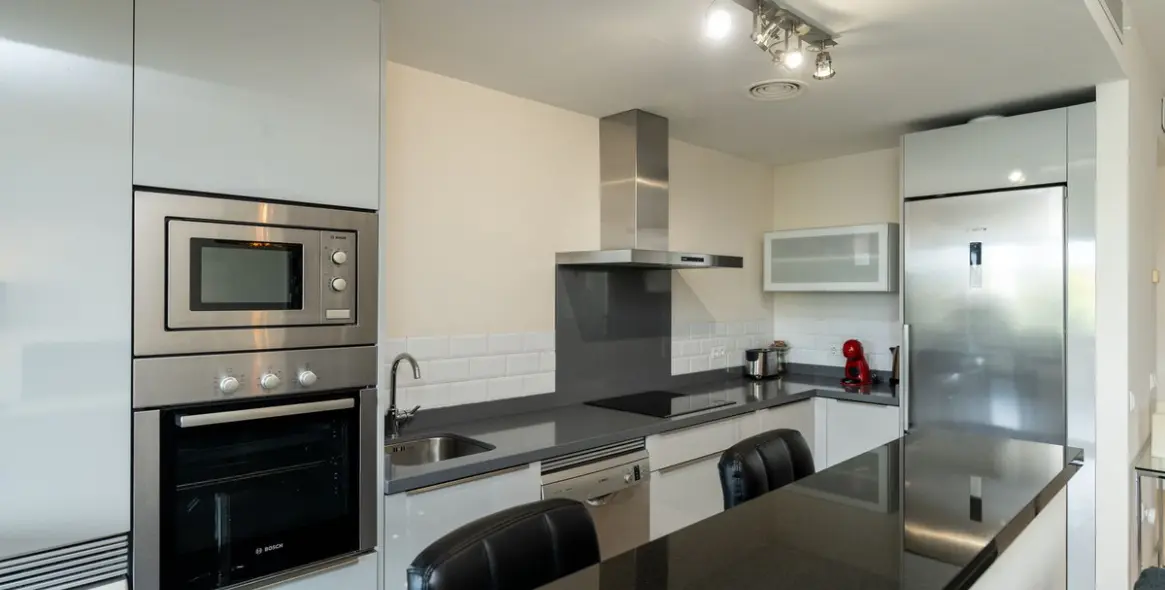 Продажа апартаментов на среднем этаже в Los Flamingos 10