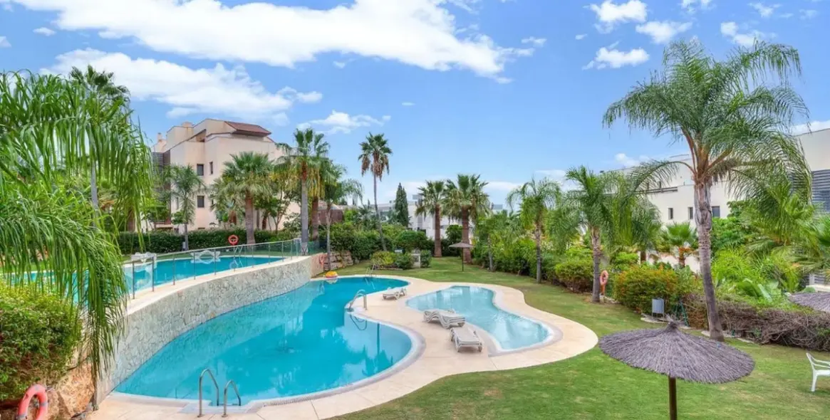 Продажа апартаментов на среднем этаже в Los Flamingos 23