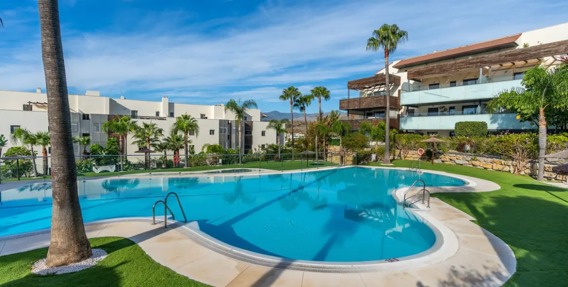 Продажа апартаментов на среднем этаже в Los Flamingos 24