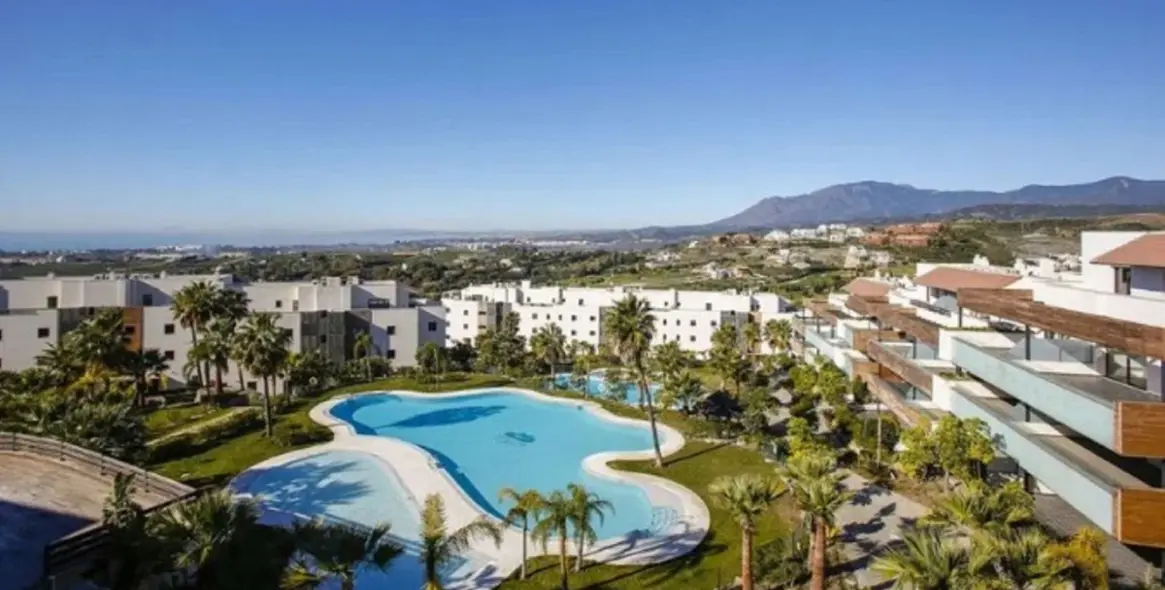 Продажа апартаментов на среднем этаже в Los Flamingos 28