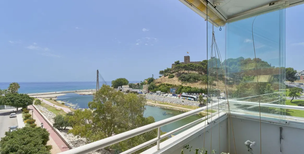 Sale of middle floor apartment in Fuengirola 3