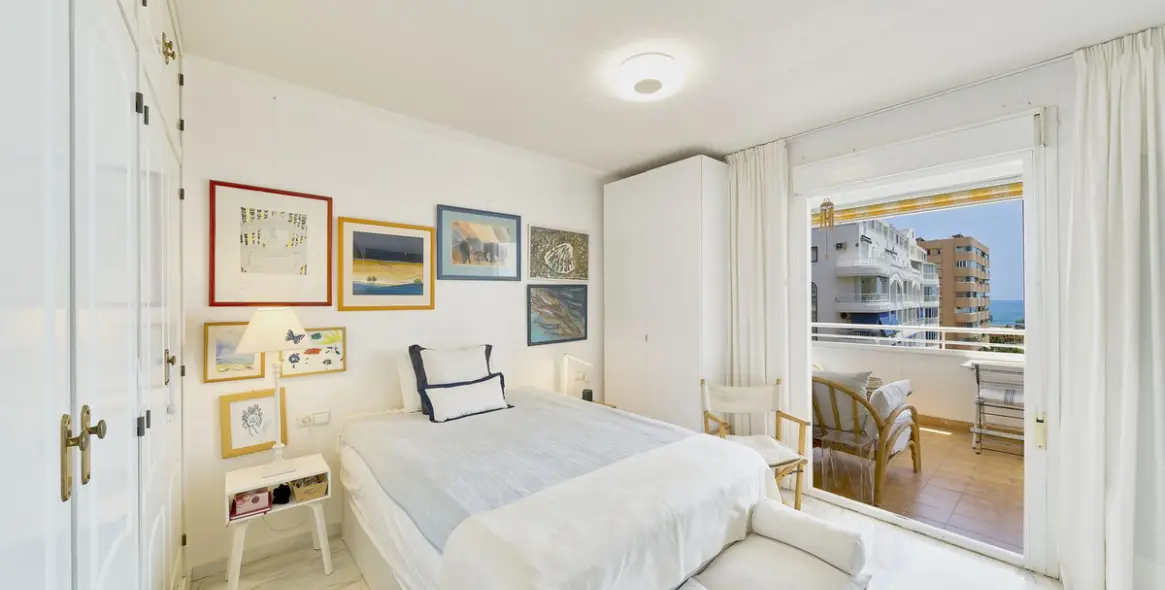 Sale of middle floor apartment in Fuengirola 10