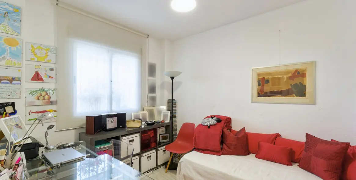 Sale of middle floor apartment in Fuengirola 15